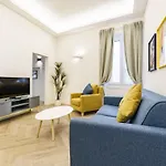 Designer Apartment In Oltrarno