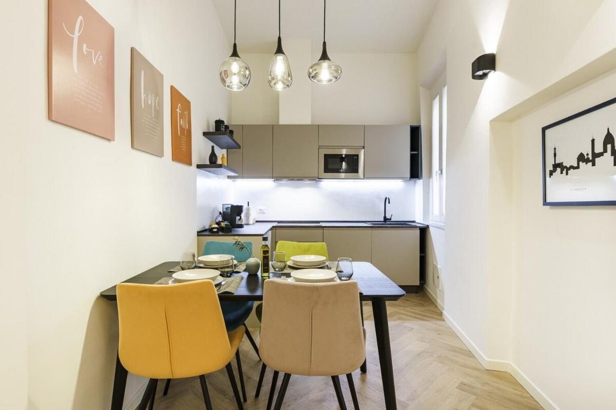 Designer In Oltrarno * Florence