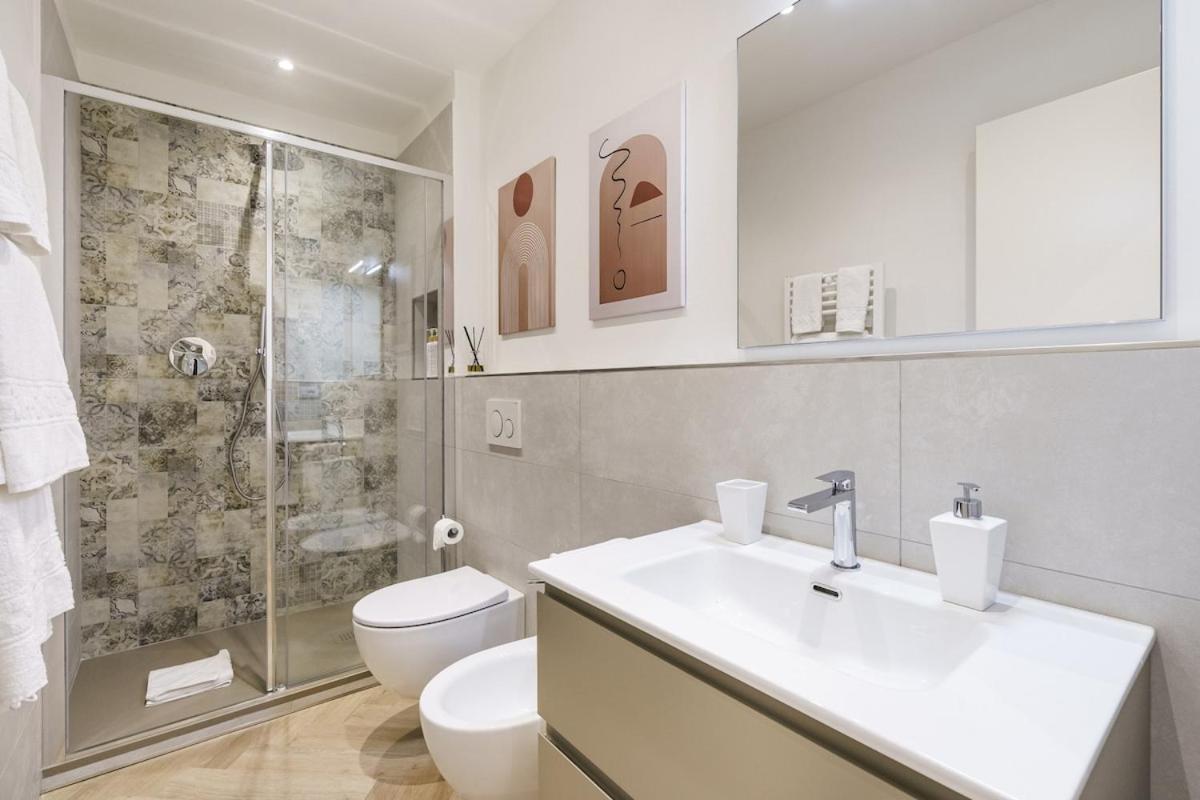 Designer In Oltrarno Apartment Florence